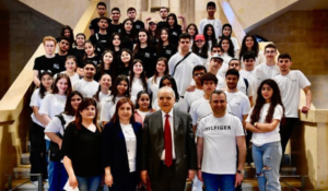 Read more about the article وزير الثقافة التقى طلاب ثانوبة مدرسة كفردبيان الرسمية في المتحف الوطني