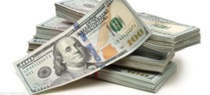 Read more about the article الدولار ينخفض لأدنى مستوى في 10 سنوات