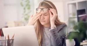 Read more about the article العمل لساعات طويلة يسبب الإجهاد المزمن وقلة النوم