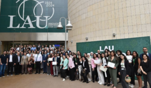 Read more about the article تكريم الفائزين بجائزة “أفضل تقديم للبحث” في الجامعة اللبنانية الأميركية