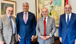 Read more about the article سلامة تلقى دعوة من رئيس الجامعة اللبنانية الاميركية ليكون خطيبا رئيسا لحفل التخرج