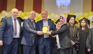 Read more about the article متوسطة عنقون الرسمية تحتفل بتخريج دفعتها وتكرّم الشاعر صلاح حمام
