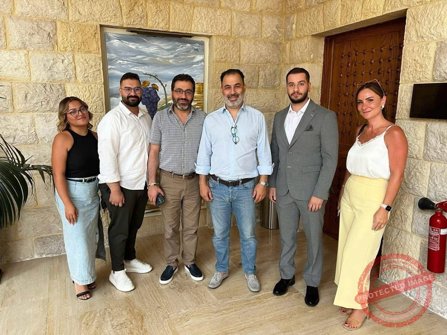 You are currently viewing رئيس بلدية زحلة يستقبل وفد مبادرة “لنتصوّر لبنان 2025” ويشيد بدورها الثقافي