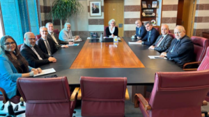 Read more about the article كرامي عرضت ورابطة الجامعات تعزيز التنسيق الإداري