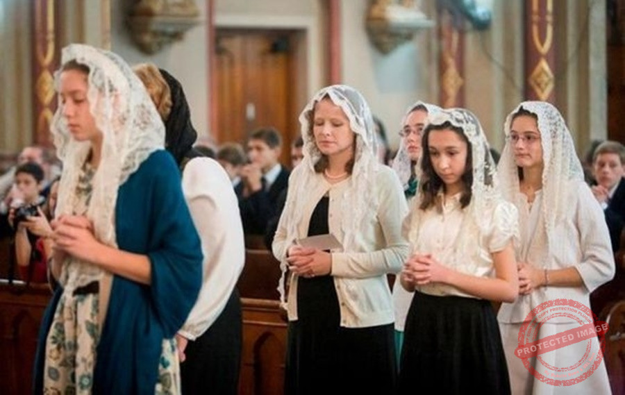 Read more about the article لا يتناسَب اللِّباس غير المتواضع أبداً مع التَّقاليد الرسوليَّة والآبائيَّة .