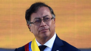 Read more about the article الرئيس الكولومبي يأمر باعتراض أي سفينة فحم متجهة إلى إسرائيل