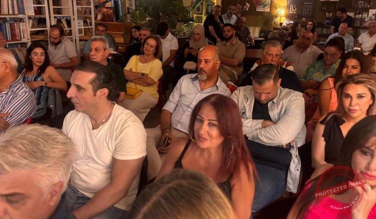 Read more about the article أمسية شعرية لـ”ملتقى الألوان”