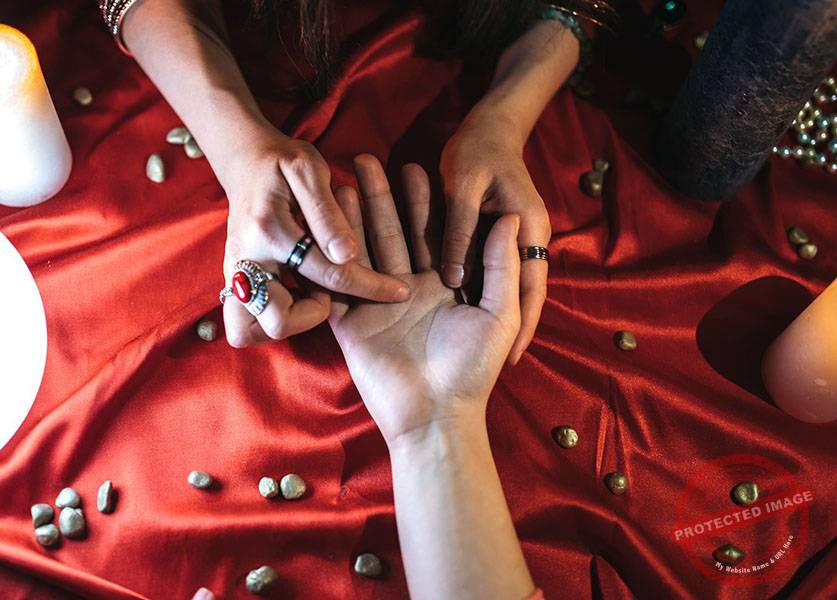 Read more about the article المسيحي في مواجهة البصّارة، قارئ الحظ والكف، التنجيم والتارو