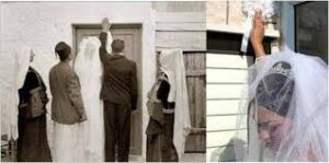 Read more about the article المسيحي في مواجهة لصق عجينة العروس تعليق نضوة الحصان والحذاء في آخر السيارة