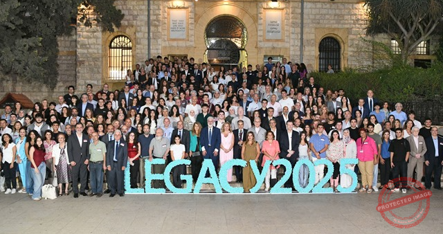 Read more about the article الجامعة الأميركية إحتفلت بالأجيال الجديدة وكرمتها في احتفال الميراث الجامعي 2025
