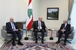 Read more about the article إلى الرؤساء الثلاثة في لبنان