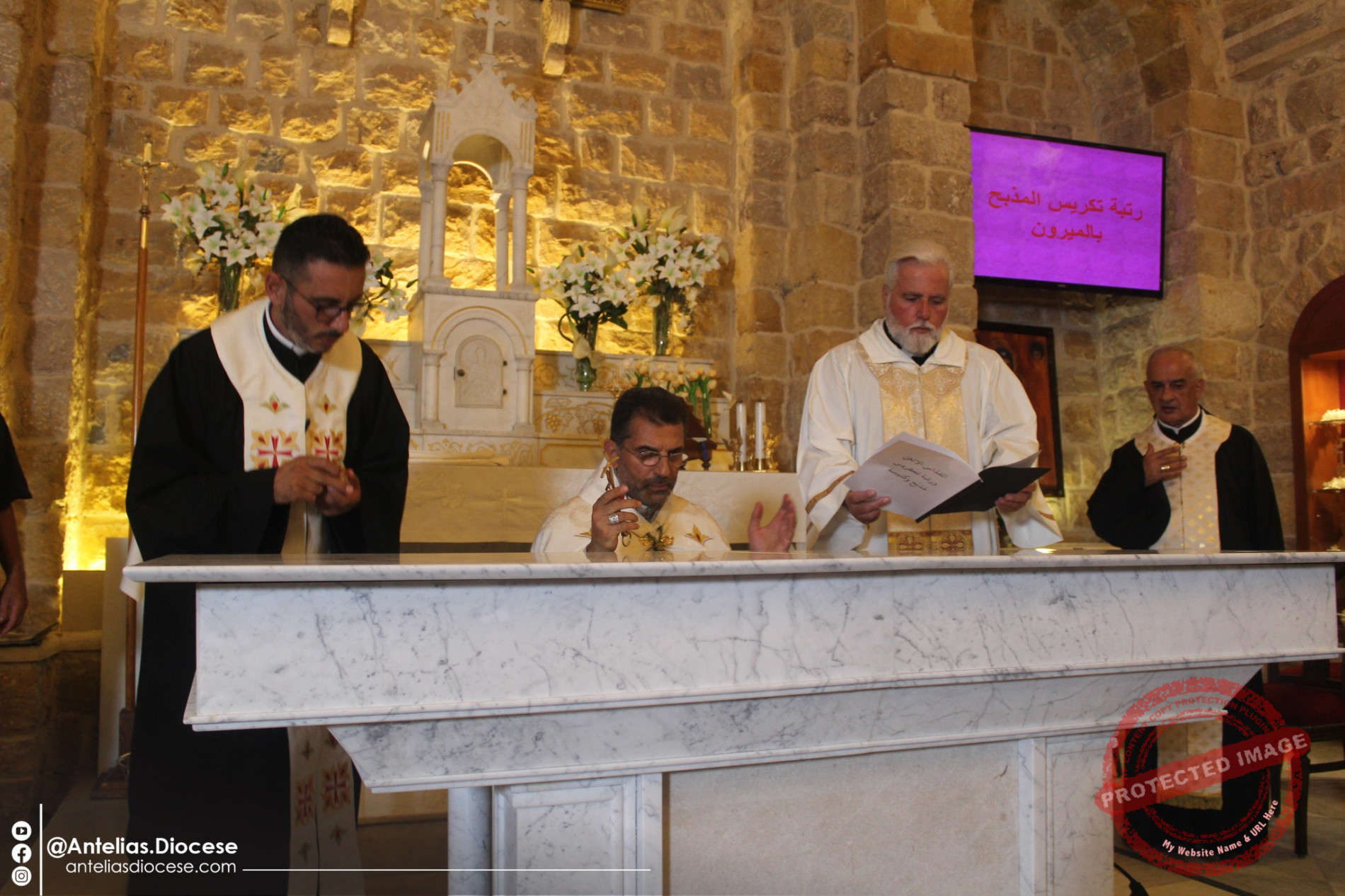 Read more about the article قدّاس وتكريس مذبح جديد في عيد أعجوبة مار ميخائيل – نابيه