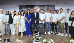 Read more about the article اللجنة النسائية في بلدية حلبا كرمت طلاب الثانوية الرسمية في البلدة