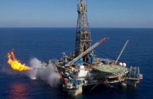 Read more about the article أسعار النفط تواصل مكاسبها