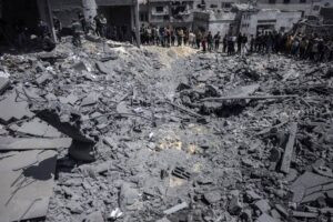 Read more about the article الأونروا: أكثر من 61 مليون طن من الأنقاض تغطي غزة والعائلات تبحث عن المأوى