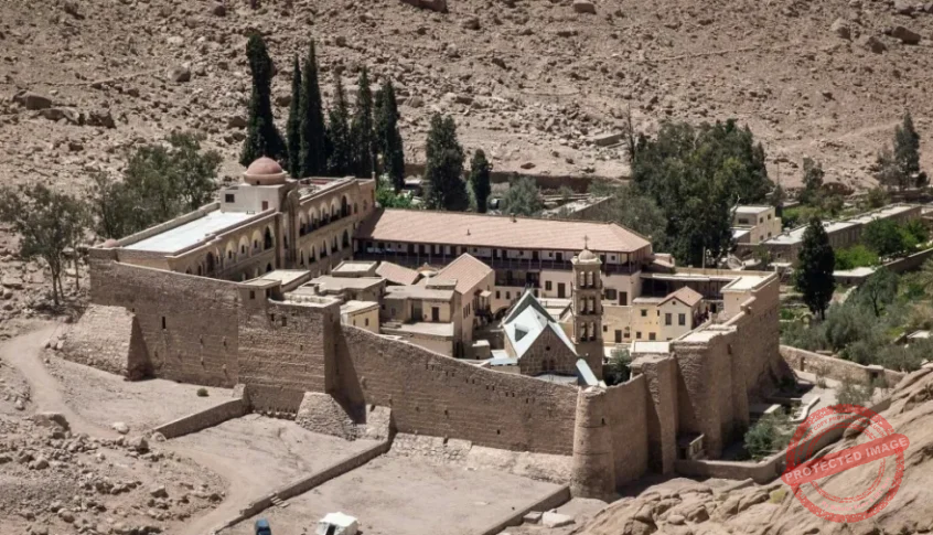 You are currently viewing محادثات مكثفة بين أثينا والقاهرة للحفاظ على دير سانت كاترين