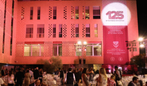 Read more about the article كلية سليمان العليان لإدارة الأعمال تحتفل بمرور 125 عامًا على تعليم إدارة الأعمال