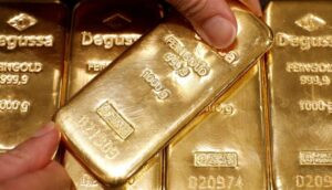 Read more about the article الذهب يتراجع دون 4000 دولار للأونصة رغم حفاظه على مكاسبه الأسبوعية الثامنة