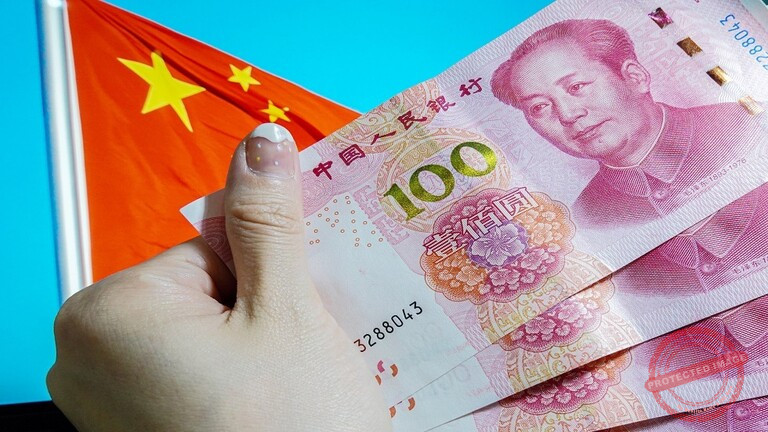 Read more about the article اليوان الصيني يتراجع مقابل الدولار وسط ترقب لتطورات الرسوم الجمركية