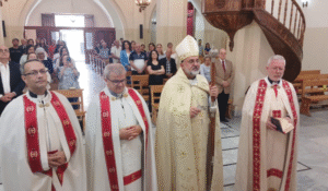 Read more about the article قداس بدء السنة الطقسية في كنيسة مار شربل – عنايا