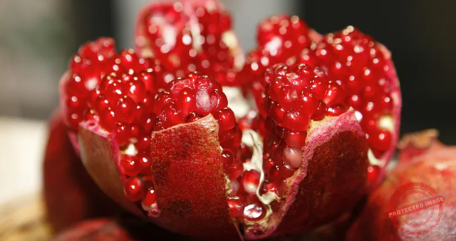 You are currently viewing الفوائد الصحية المتعددة لفاكهة الرمان