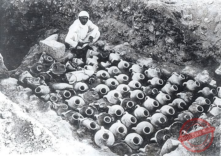 You are currently viewing ما هي قصة رصة الجرار الفخارية الثمانين؟