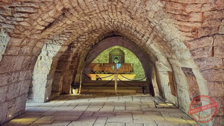 You are currently viewing ضريح مار شربل- عنّايا يلبس حلّته الجديدة