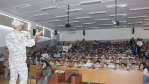 Read more about the article يوم مميّز لتلاميذ مدرسة فتاة لبنان مع مغاوير الجيش احتفالًا بعيد الاستقلال