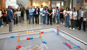 Read more about the article الجامعة اللبنانية – الأميركية تطلق برنامج “VEX Robotics Lebanon”