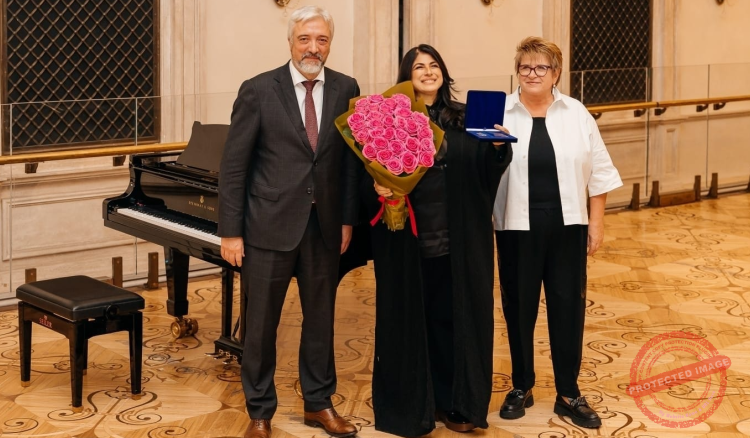 You are currently viewing القواس تُكرّم بوسام روسي رفيع تقديرًا لدورها في تعزيز الدبلوماسية الثقافية