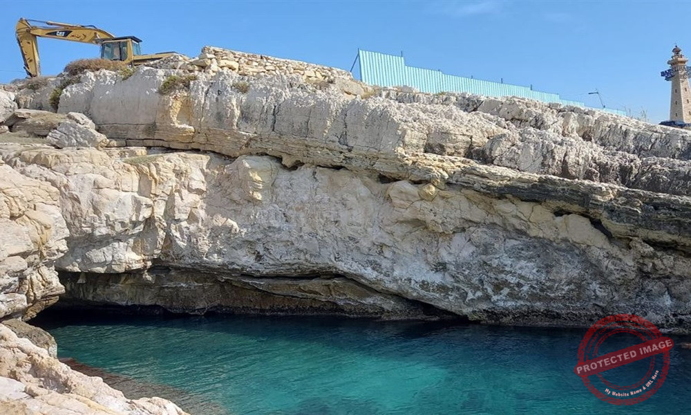 You are currently viewing قرار قضائي بوقف الأعمال فوق مغارة فقمة – عمشيت