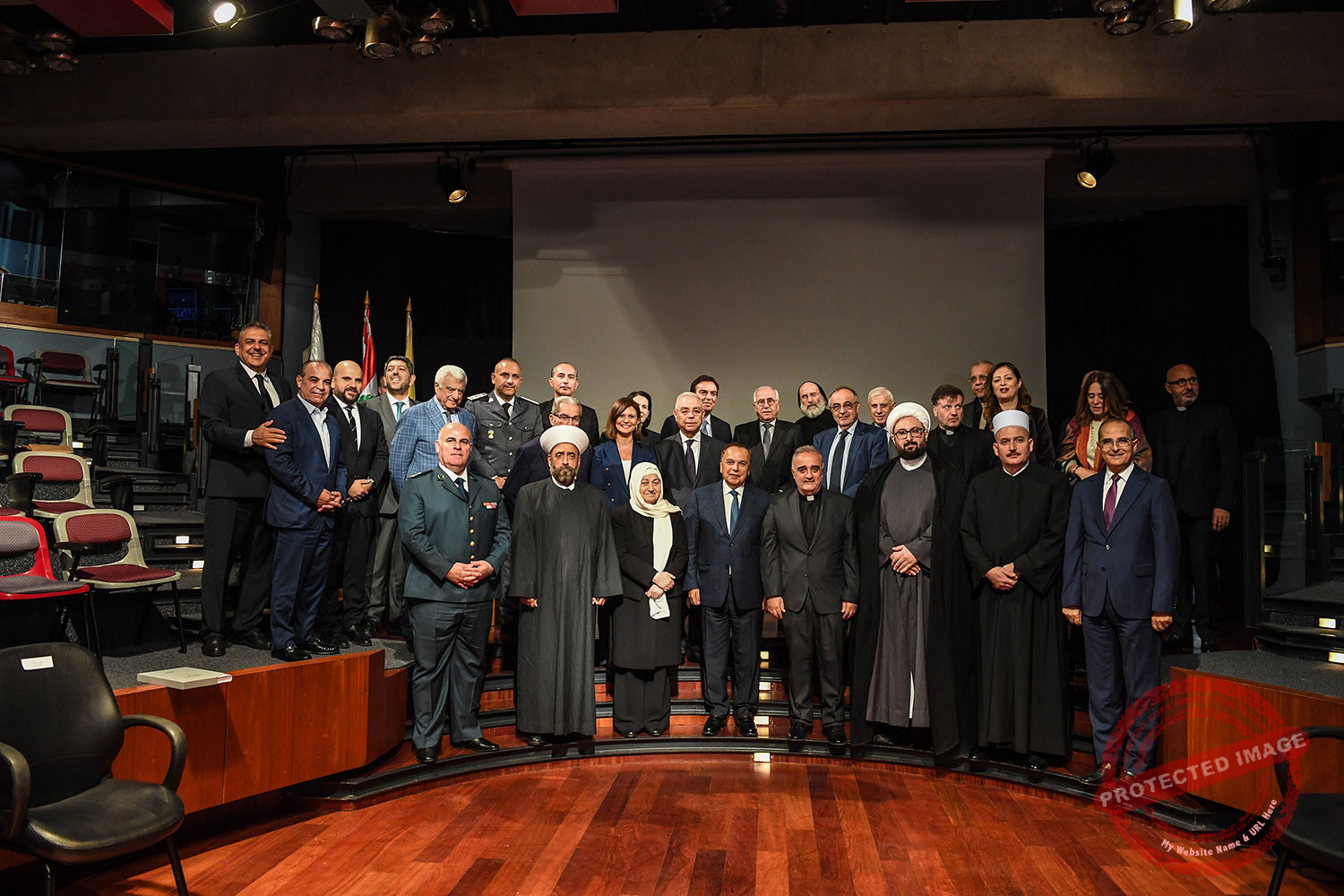 Read more about the article ندوة تحت عنوان: “الكيانية اللبنانية: مسيرة نحو تحقيق الإنتماء” في جامعة سيدة اللويزة