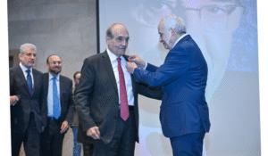 Read more about the article تكريم موسى زغيب بوسام الاستحقاق الفضي ذي السعف