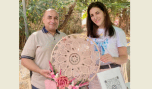 Read more about the article مزج الحرف اللبنانية بالرمزية العالمية