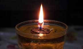 You are currently viewing القنديل… نور الإيمان والزيتون