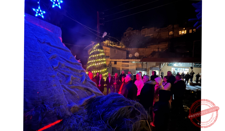 You are currently viewing إضاءة شجرة وزينة الميلاد في العاقورة