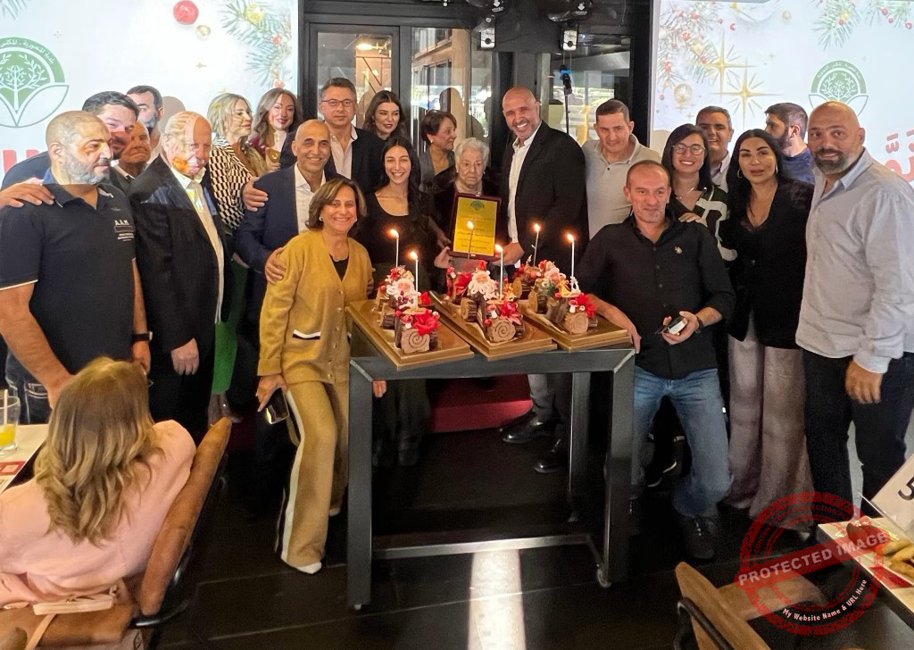 You are currently viewing احتفال الميلاد وتكريم كبار السن في المنصورية والمكلّس والديشونية