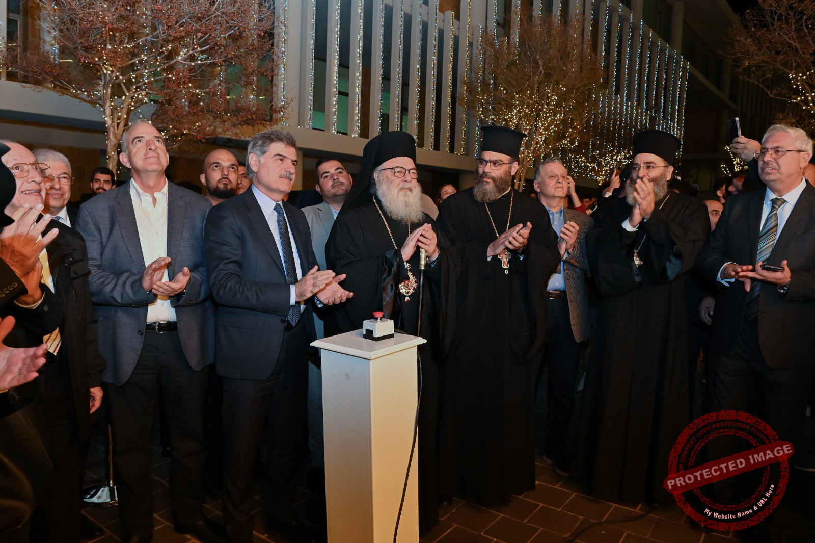 You are currently viewing افتتاح القرية الميلادية في جامعة البلمند